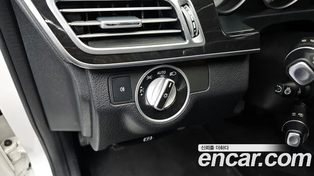 Mercedes-Benz E-Class 2015 — фото 18
