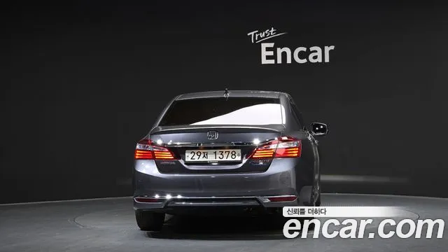 Honda Accord 2017 — фото 4