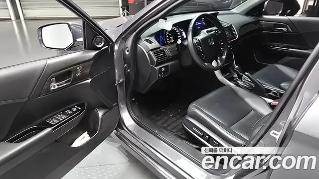 Honda Accord 2017 — фото 10