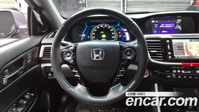 Honda Accord 2017 — фото 13