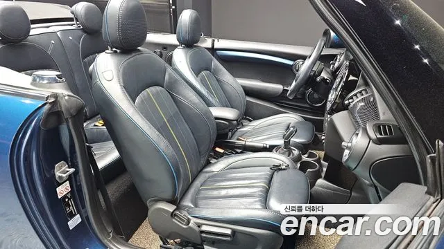 Mini Cooper Convertible 2020 — фото 11