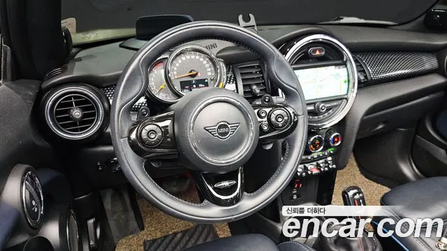 Mini Cooper Convertible 2020 — фото 13