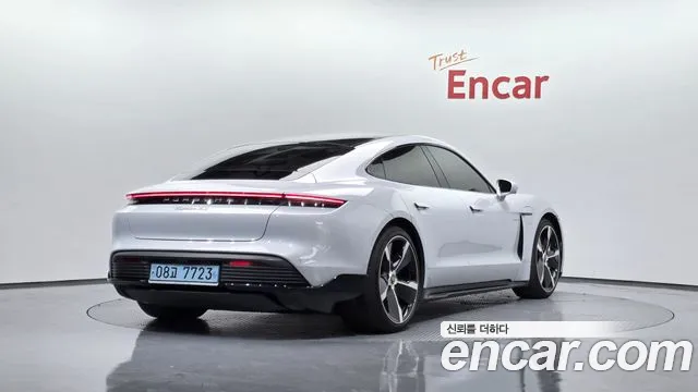 Porsche Taycan 2021 — фото 2