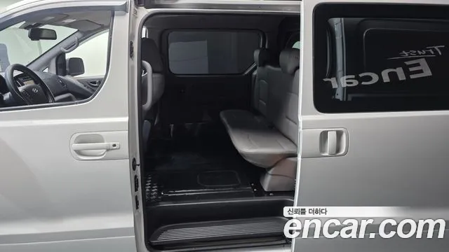Hyundai Starex 2017 — фото 11