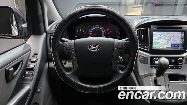 Hyundai Starex 2017 — фото 13