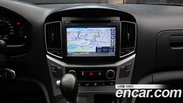 Hyundai Starex 2017 — фото 17