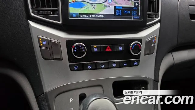 Hyundai Starex 2017 — фото 19