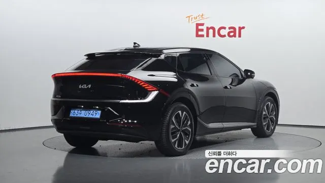 Kia EV6 2023 — фото 2