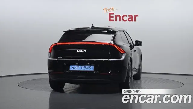 Kia EV6 2023 — фото 4