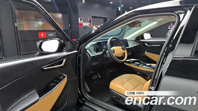Kia EV6 2023 — фото 13