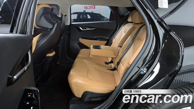 Kia EV6 2023 — фото 18