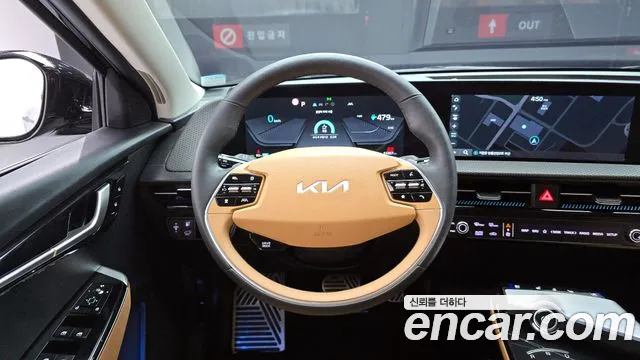 Kia EV6 2023 — фото 19