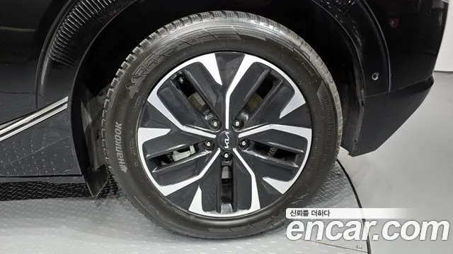 Kia EV6 2023 — фото 7