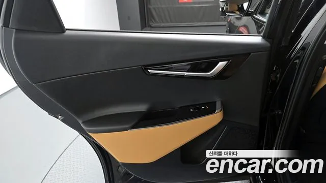 Kia EV6 2023 — фото 15