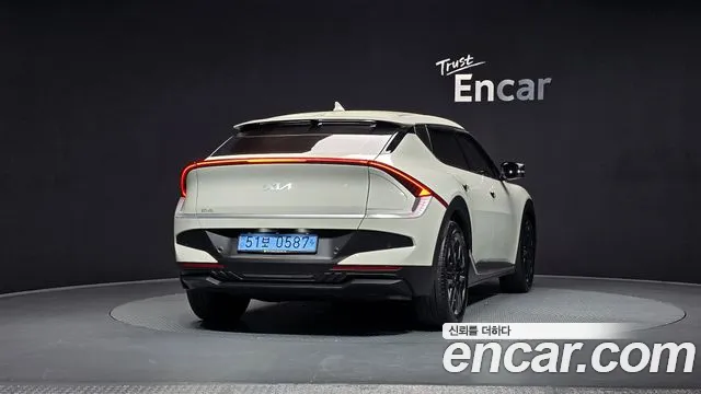 Kia EV6 2025 — фото 4
