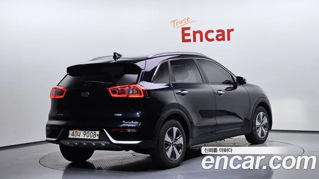 Kia Niro 2018 — фото 2