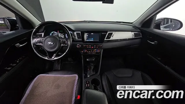 Kia Niro 2018 — фото 10