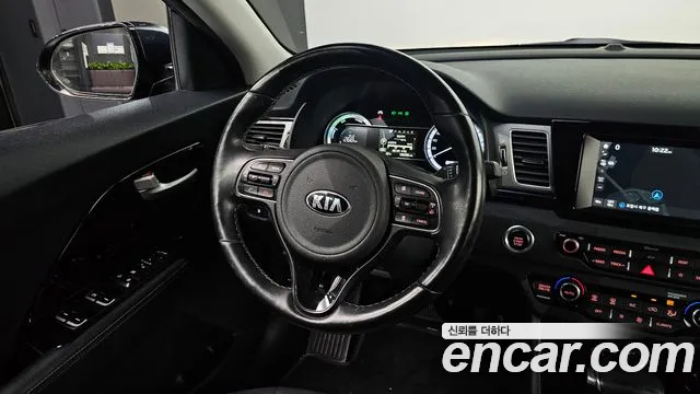Kia Niro 2018 — фото 20