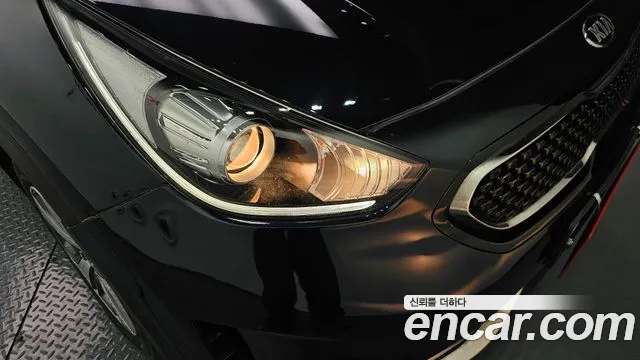 Kia Niro 2018 — фото 8