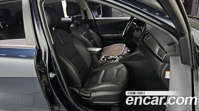 Kia Niro 2018 — фото 16