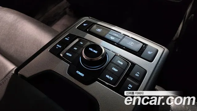 Genesis G80 2017 — фото 19