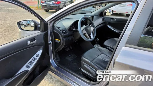 Hyundai Accent 2015 — фото 10