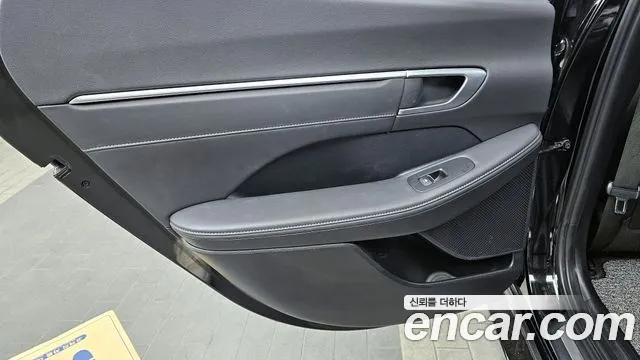 Hyundai Sonata 2022 — фото 15