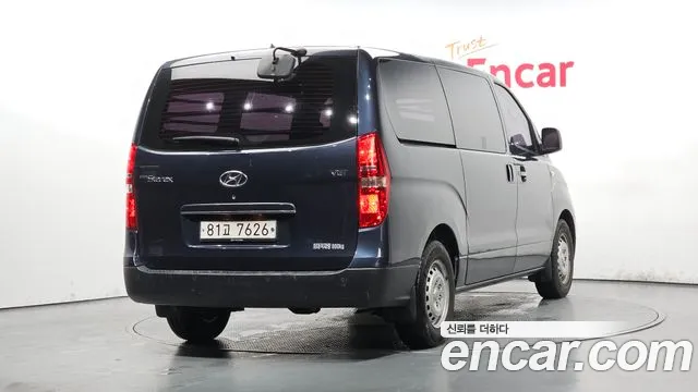 Hyundai Starex 2017 — фото 2