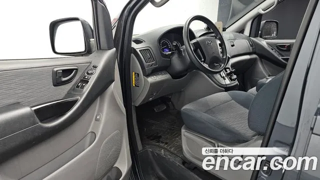 Hyundai Starex 2017 — фото 17
