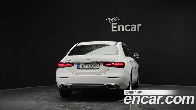 Mercedes-Benz E-Class 2022 — фото 3