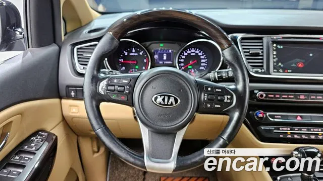 Kia Canival 2016 — фото 19