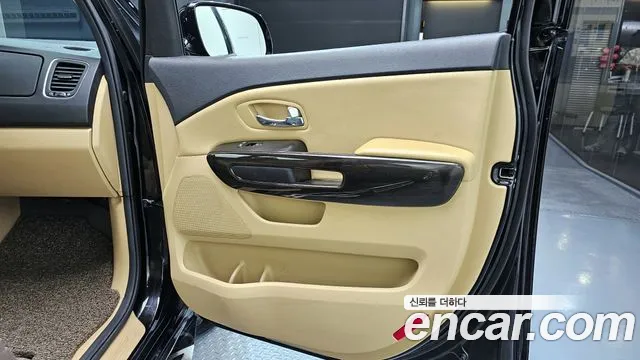 Kia Canival 2016 — фото 15
