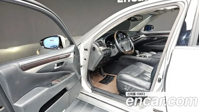 Lexus LS 2014 — фото 10