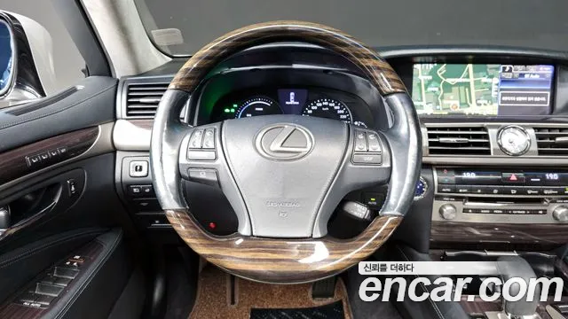 Lexus LS 2014 — фото 12
