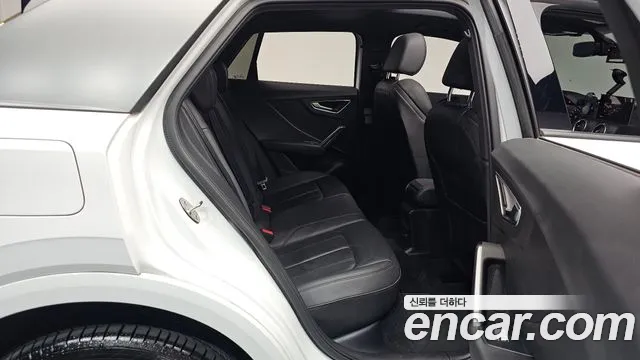 Audi Q2 2020 — фото 17