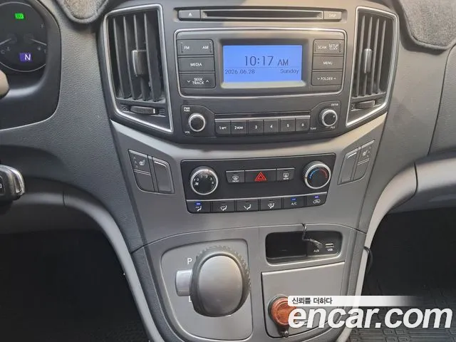 Hyundai Starex 2019 — фото 10