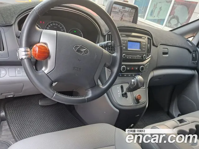 Hyundai Starex 2019 — фото 11