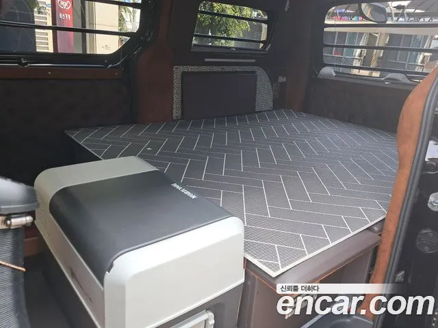 Hyundai Starex 2019 — фото 12