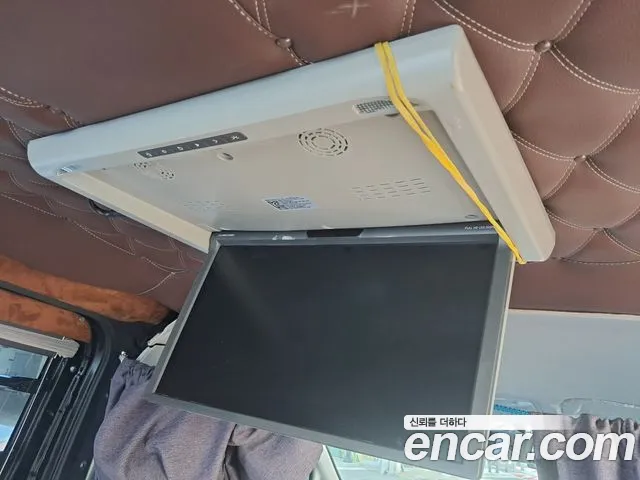 Hyundai Starex 2019 — фото 16
