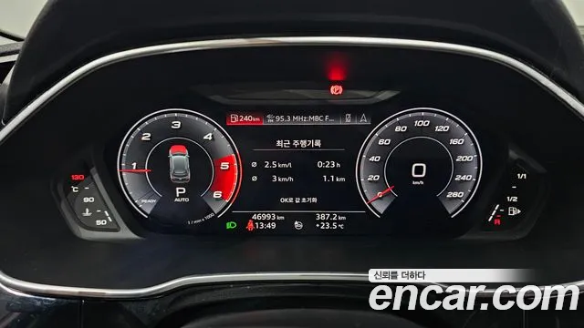 Audi Q3 2020 — фото 11