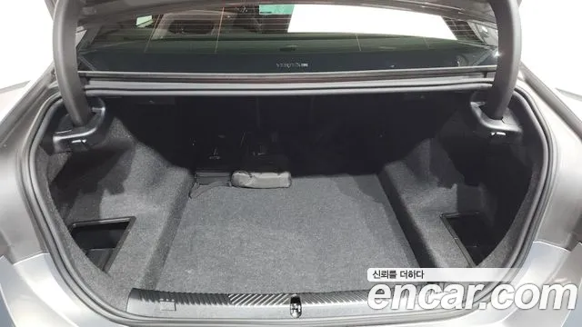 BMW 5-Series 2025 — фото 18