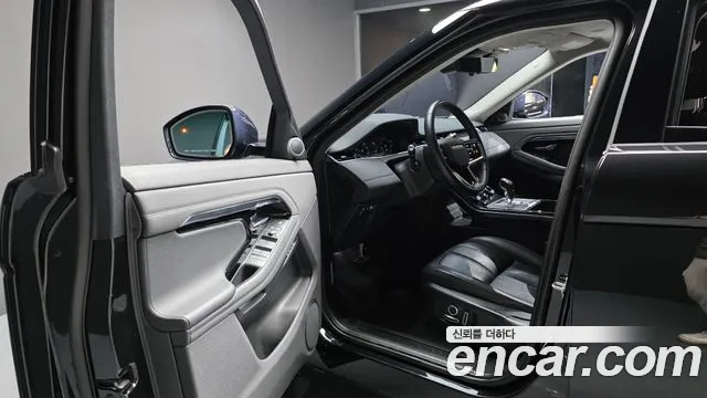 Land Rover Range Rover Evoque 2022 — фото 13