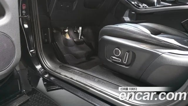 Land Rover Range Rover Evoque 2022 — фото 24
