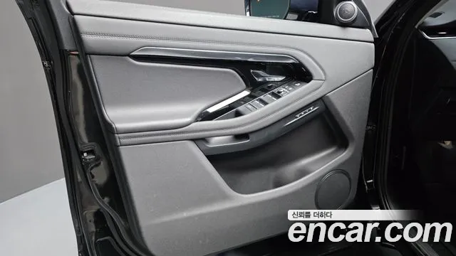 Land Rover Range Rover Evoque 2022 — фото 14
