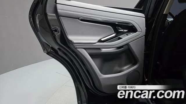 Land Rover Range Rover Evoque 2022 — фото 15