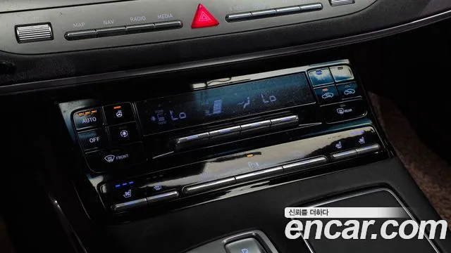 Hyundai Grandeur 2022 — фото 18