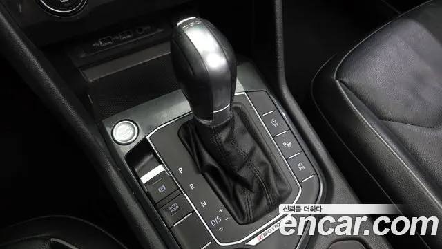 Volkswagen Tiguan 2018 — фото 12