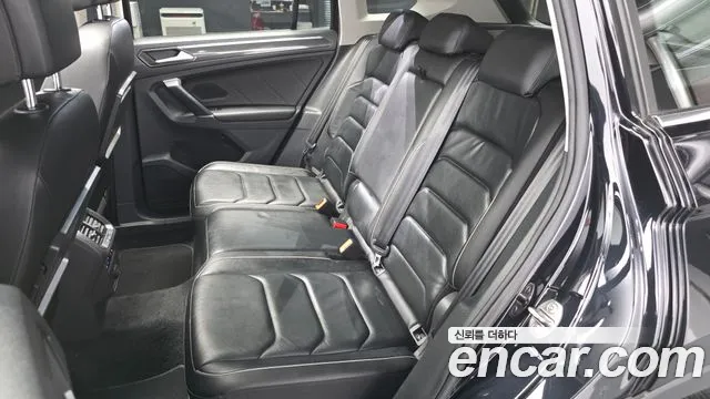 Volkswagen Tiguan 2018 — фото 16