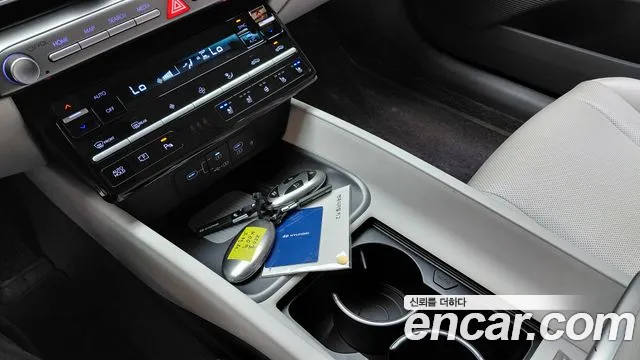 Hyundai Grandeur 2023 — фото 12