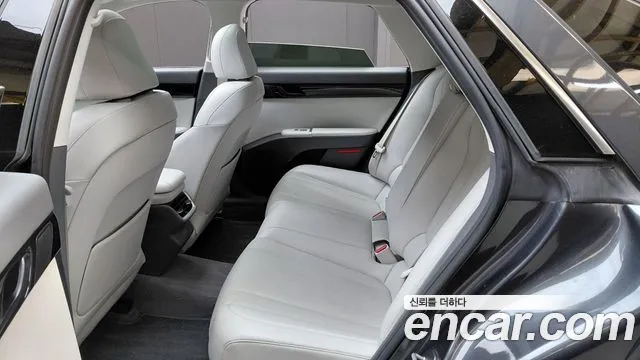 Hyundai Grandeur 2023 — фото 18